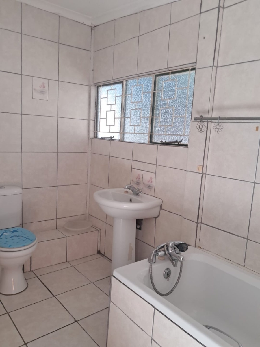 3 Bedroom Property for Sale in Heuwelkruin Eastern Cape